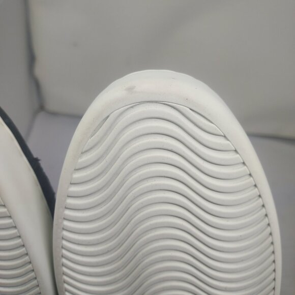 Gucci BLACK GG SUPREME Ace GG Supreme Low Top Sneaker - Picture 11 of 12